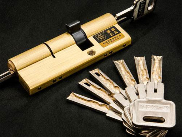 比如24小时上门开锁公司