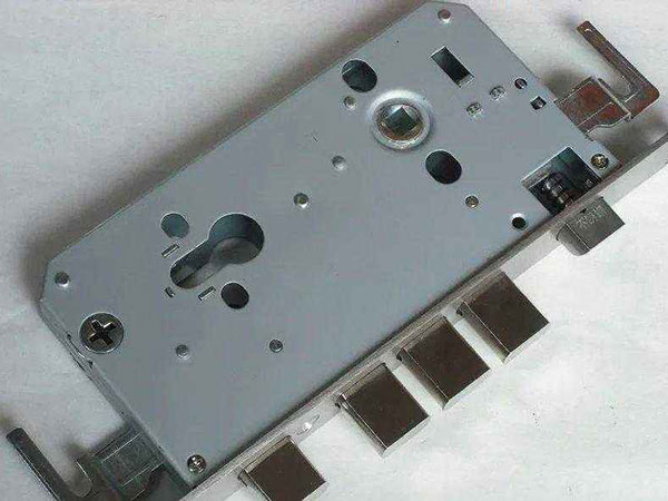 比如24小时上门开锁公司