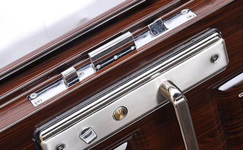 比如24小时上门开锁公司