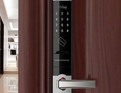 比如24小时上门开锁公司