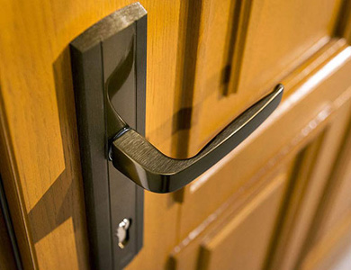 比如24小时上门开锁公司